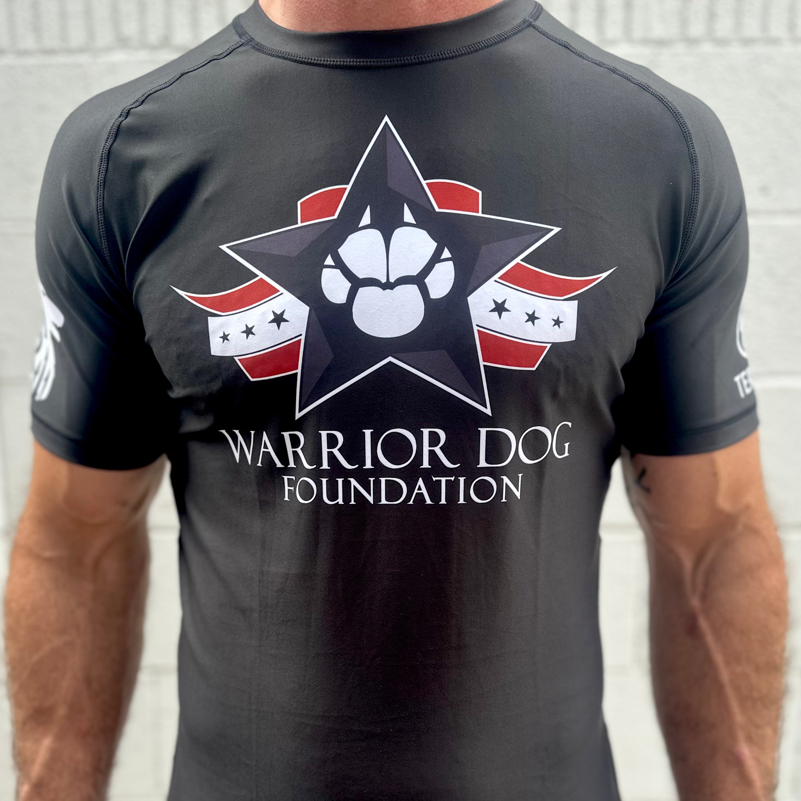 Warrior Dog Foundation Rashguard – Grappler With A Sign